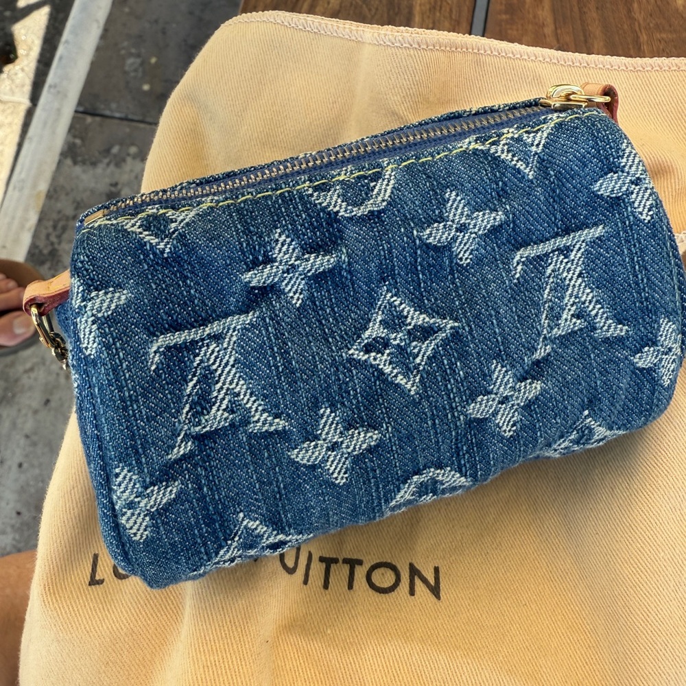 Louis Vuitton Blue and Gold Clutch - Picture 4 of 8